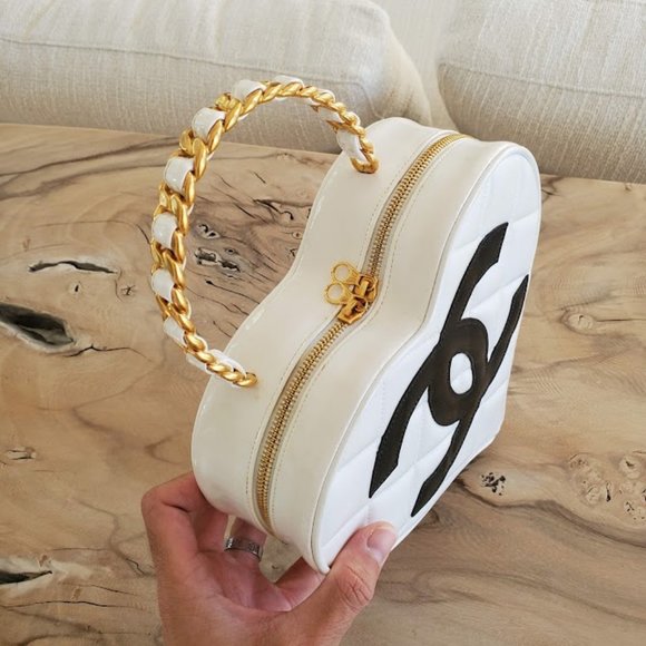 Chanel Vintage Heart Bag 1990's - Picture 3 of 11